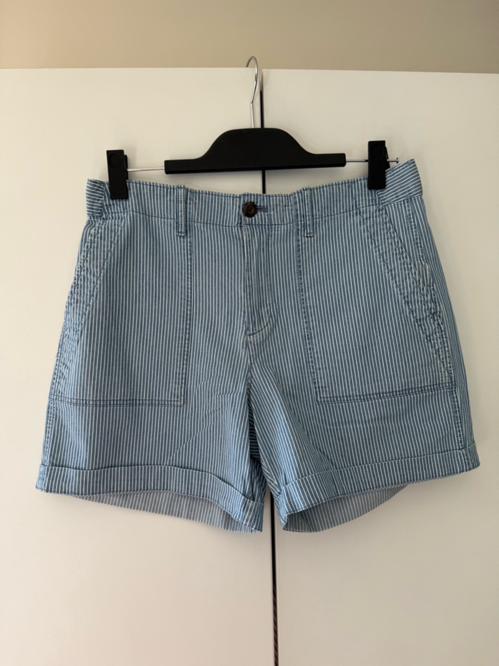 GAP Blue & White Striped Shorts Size 6 Casual Summer